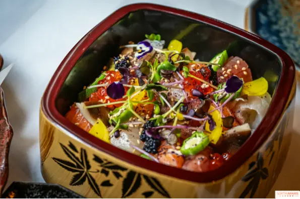 窗外球场灯火，如何吃到米其林级别餐食配佳酿？